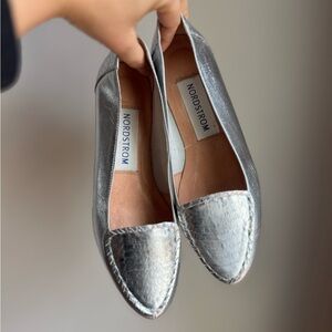 Nordstrom Metallic Silver Leather Loafers Low Heel Croc Toe Work Flats 6.5